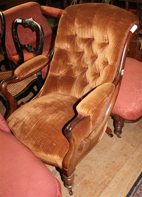 Victorian button back armchair(-)